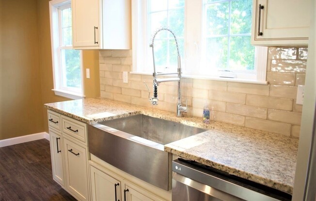 2 beds, 1 bath, 900 sqft, $2,600, Unit 2