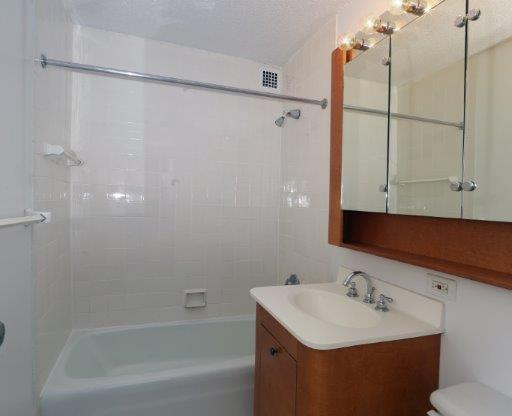 1 bed, 1 bath, $5,450, Unit 14E