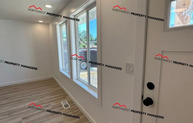 STATUS: AVAILABLE   | R293 | $2095.00