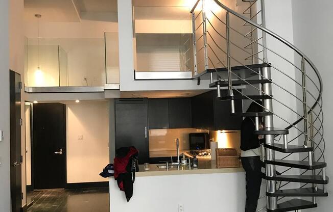 Studio, 1 bath, 671 sqft, $5,500, Unit 4M