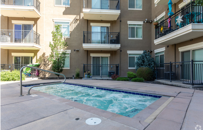 2 beds, 1 bath, 852 sqft, $1,450, Unit 342