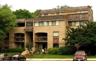Conveniently Located Gaithersburg 3 Bed/2 Bath Condo, Just Minutes away from I-270 and Shopping!