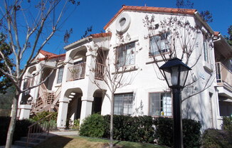 Terrific 2Br/2Ba upper Condo in StoneyBrook