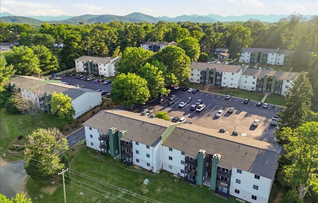 3 beds, 2 baths, 1,200 sqft, $1,799, Unit 127-B
