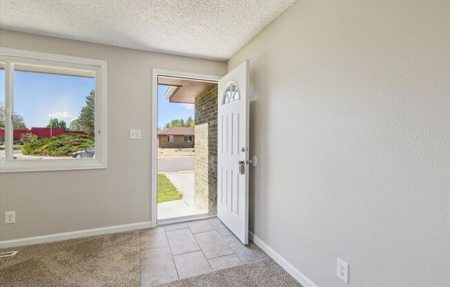 912 Kelly Place