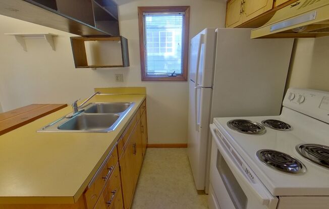 2 beds, 1 bath, $1,600, Unit 1856 Onyx Alley