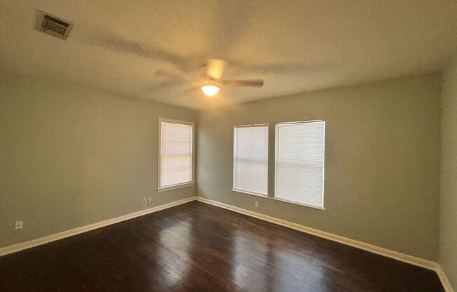 3 beds, 1 bath, $1,950