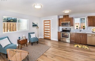 SHOWING 6/7 - MODERN ADU with YARD in LEED CERTIFIED HOME