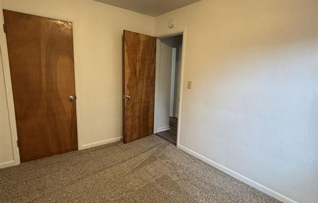 1031-1033 Saginaw St S Salem, OR 97302
