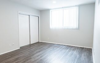 Studio, 1 bath, 350 sqft, $1,698, Unit 07