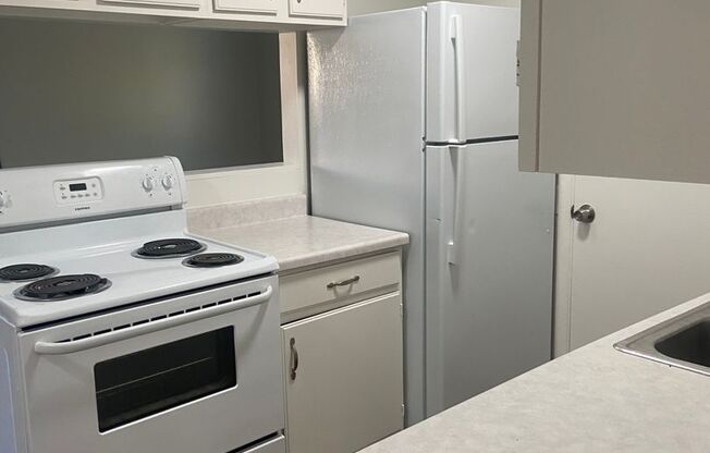 1 bed, 1 bath, 650 sqft, $1,150, Unit #13