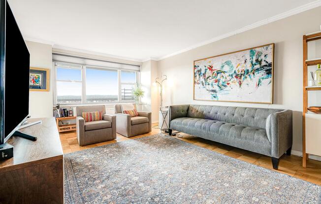 2 beds, 1 bath, 1,000 sqft, $4,250, Unit 11H