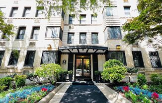 Charming Studio Unit within Walking Distance to GWU