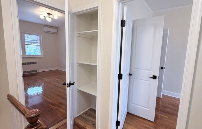 33 E 54 ST
