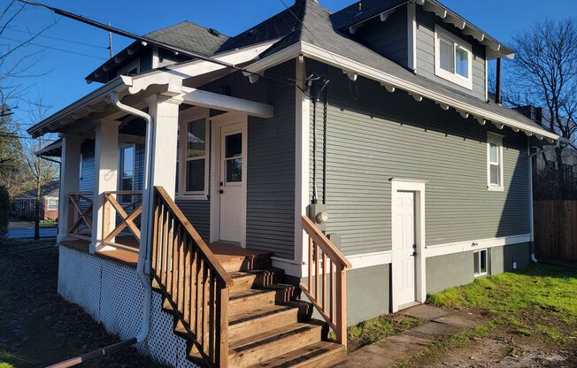 Don’t Miss This! Spacious 2 Bed, 2 Bath in North Portland