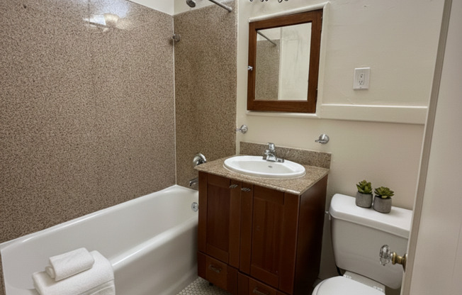 1 bed, 1 bath, 702 sqft, $1,645, Unit 0204