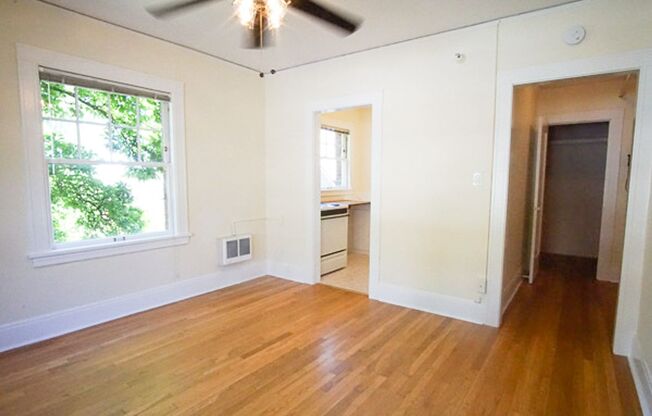 Studio, 1 bath, $1,075, Unit 12