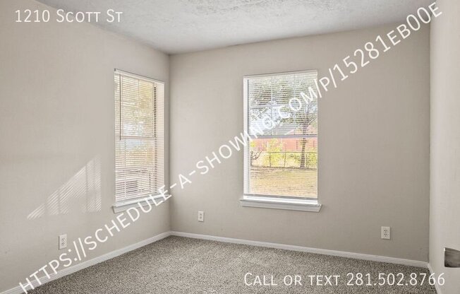 1210 SCOTT ST