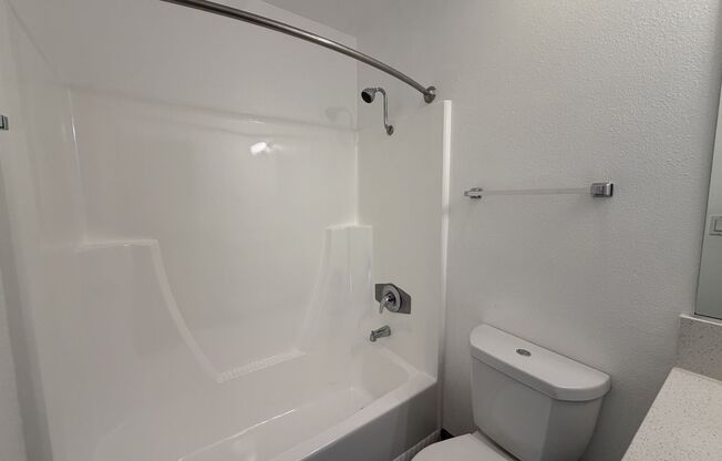 2 beds, 1 bath, 900 sqft, $3,115, Unit C203