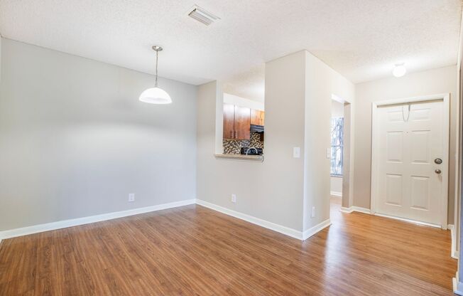 2 beds, 1.5 baths, 1,075 sqft, $2,040, Unit 15101