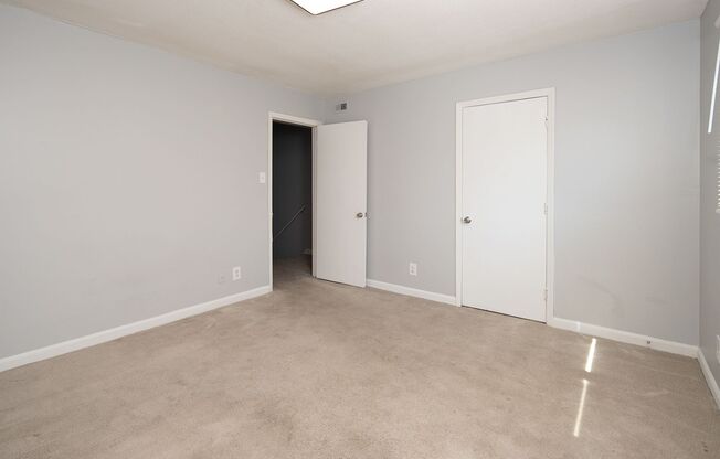 2 beds, 1.5 baths, $1,225, Unit 1106 Marble St. Apt. # D