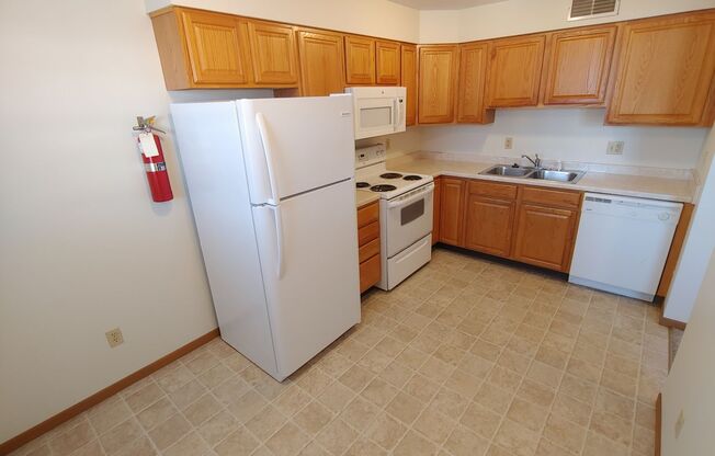 2 beds, 1 bath, 775 sqft, $975, Unit 1227-14