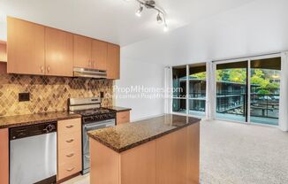 One Bedroom Condo on the Water in Lake Oswego! Deposit Special!
