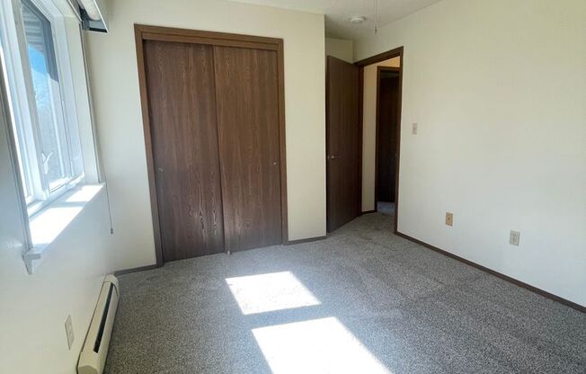 2 beds, 1 bath, 780 sqft, $1,106, Unit VC-331