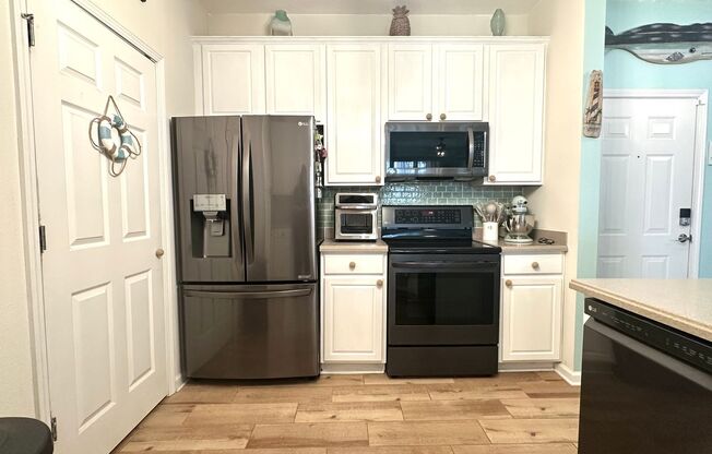 2 beds, 2 baths, $1,800