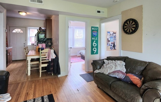 3303 W BELDEN AVE