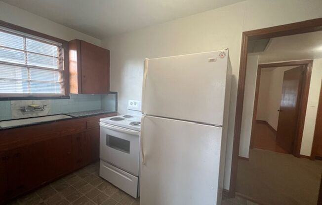 1 bed, 1 bath, $930, Unit UNIT # 4