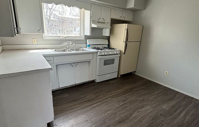 821 W 8th