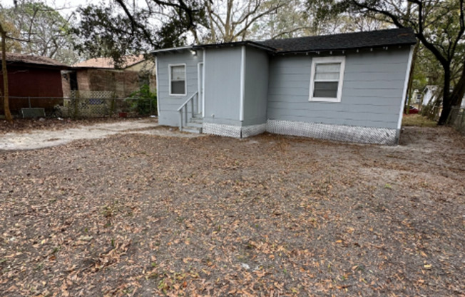 3 beds, 1 bath, $1,000