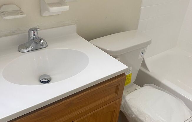 2 beds, 1 bath, 863 sqft, $1,900, Unit 5335 #3