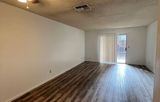 2 beds, 1 bath, 1,000 sqft, $1,350, Unit 301