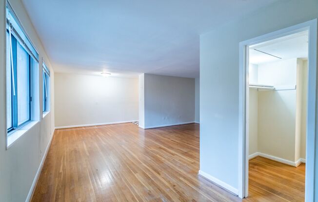 Rare Large Efficiency (552 Sq Ft) Close To Courthouse Metro In Adams House - Utilities Included!
