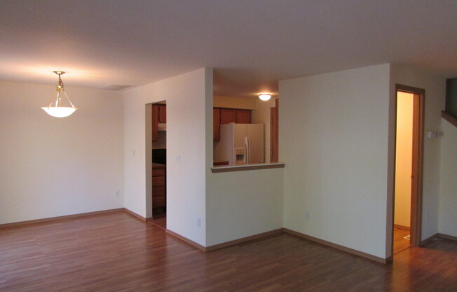 3 beds, 2.5 baths, 1,278 sqft, $2,700, Unit B