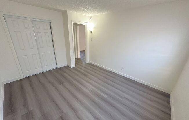 Move In Ready. Beautiful 1bd1/ba with parking!