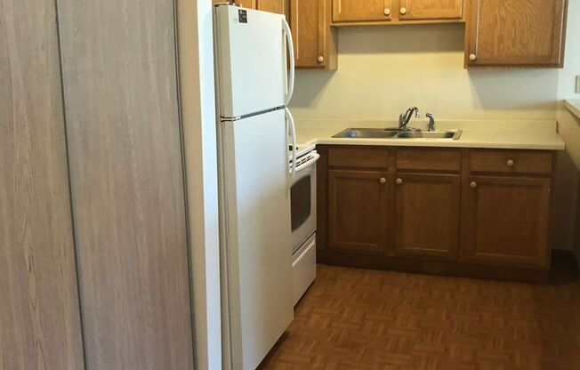 1 bed, 1 bath, $1,000, Unit 106