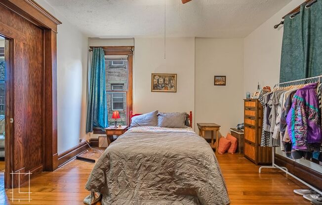 1 bed, 1 bath, $1,425, Unit 266 Buttles Ave Apt. A