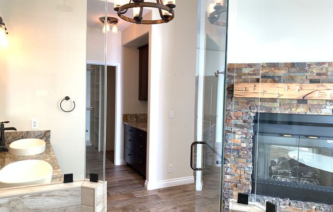 4 beds, 3 baths, $3,965