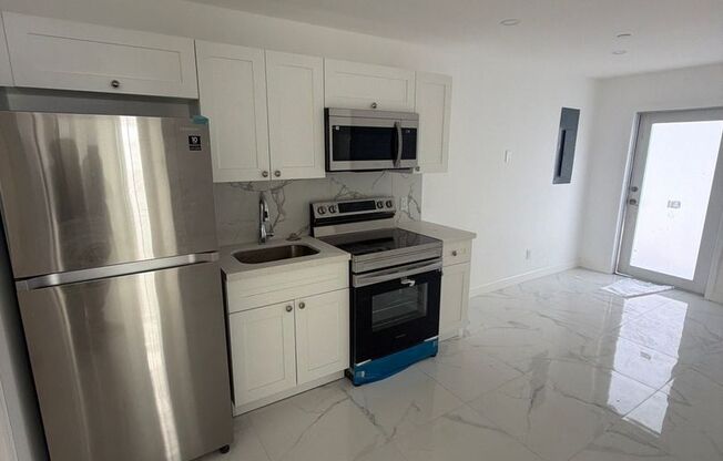729 SW 3rd St (Catalina's Properties)