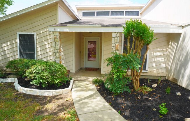 Gorgeous home available in great neighborhood. Realtor Commission: $500