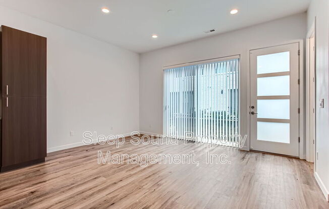 5745 N MICHIGAN AVE