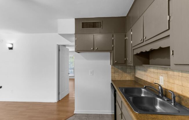 1 bed, 1 bath, 583 sqft, $925, Unit 1617H