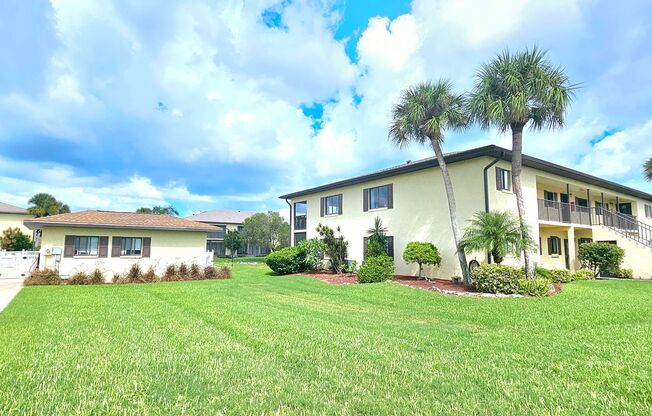 Riverfront Community with Resort Ammenities. 2/2 second Floor. Cocoa Beach