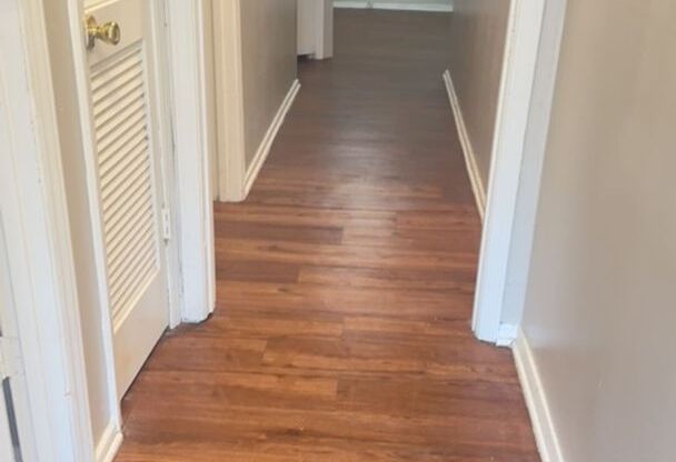 2 beds, 1 bath, 725 sqft, $995, Unit 807-34TH R