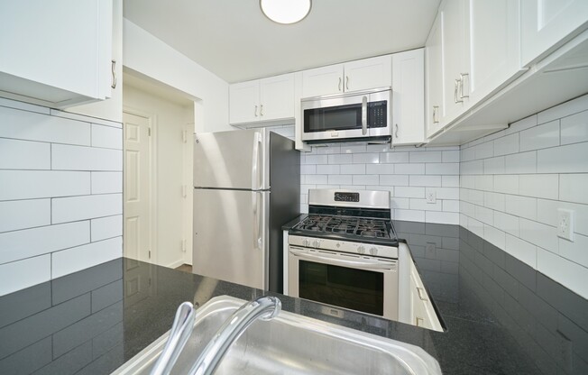 1 bed, 1 bath, $3,800, Unit 2C