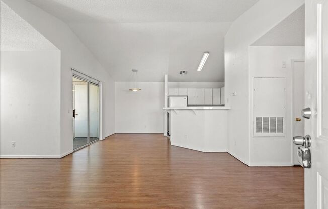 Bright 3-Bedroom Home in Gated Las Vegas Community with Pool & Spa