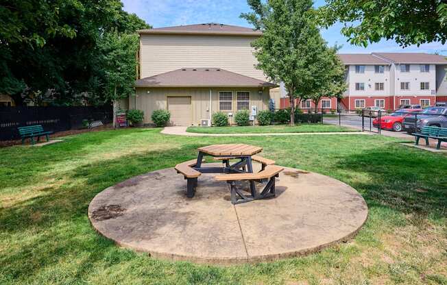 Entrance area seatingat Monroe Avenue Apartments, Salem